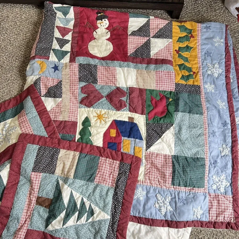 VTG Quilt + 2 Pillows Holiday Christmas Red Green White Snowman Pinecones 85X85
